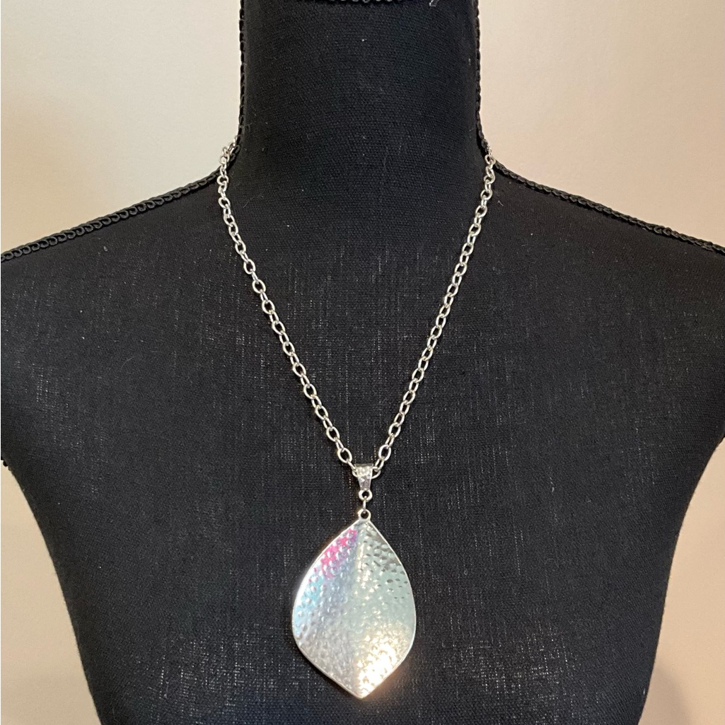 Silver Tone Necklace